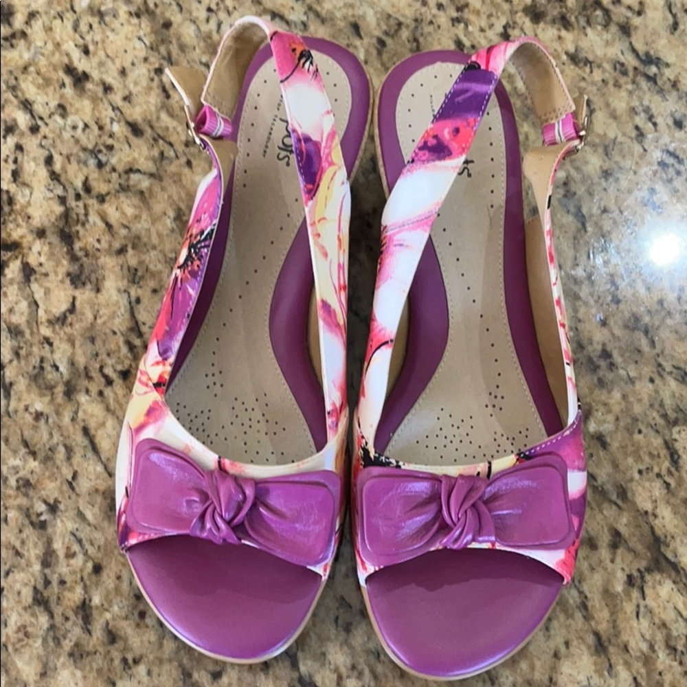 Wedge heel open toe shoe extended size 11ww